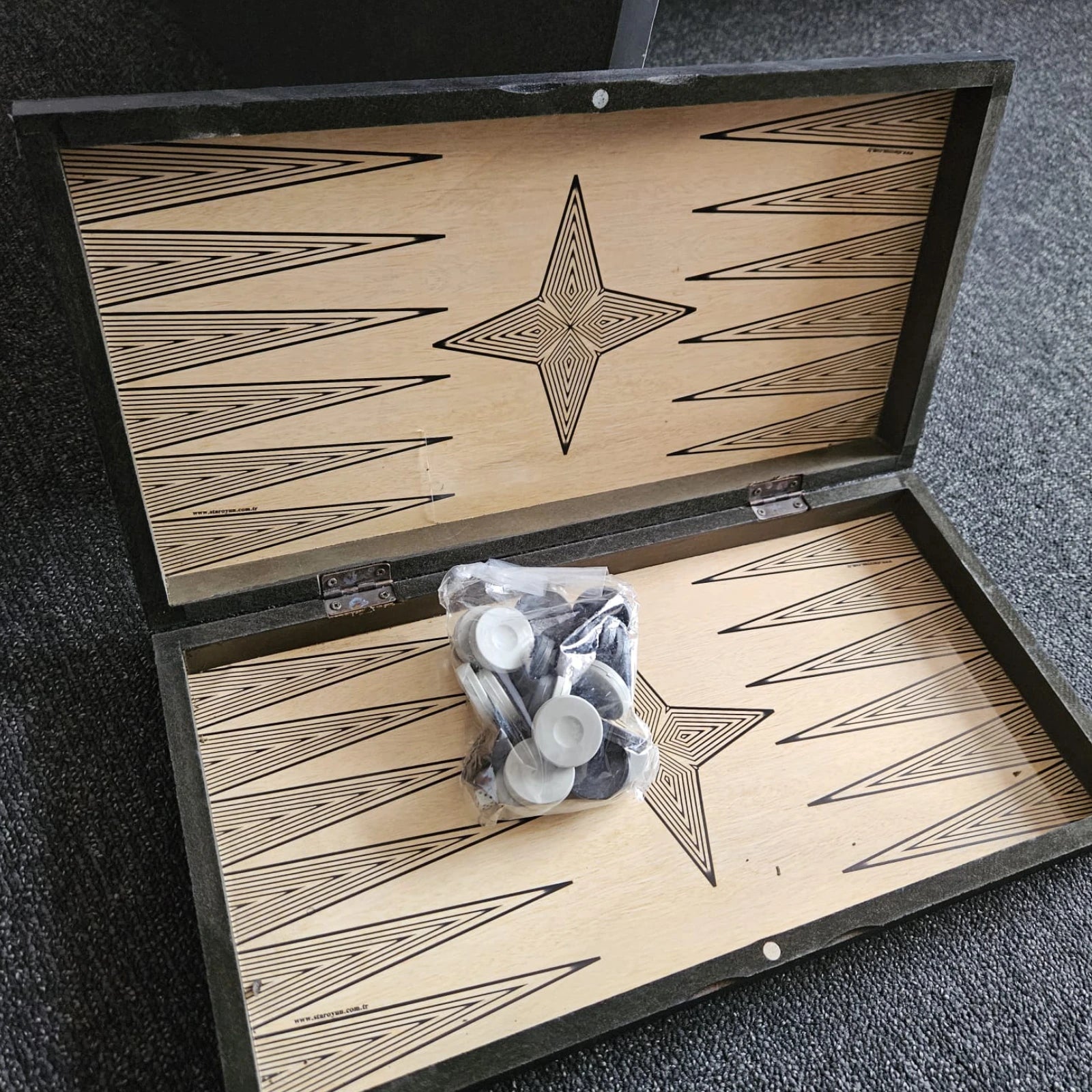 Backgammon game (standard size) 470W x 240H x 60D_4