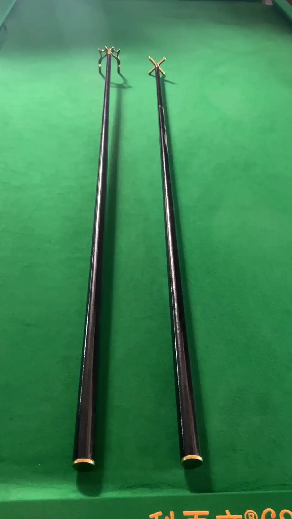 Carbon Bridge Cue +head04