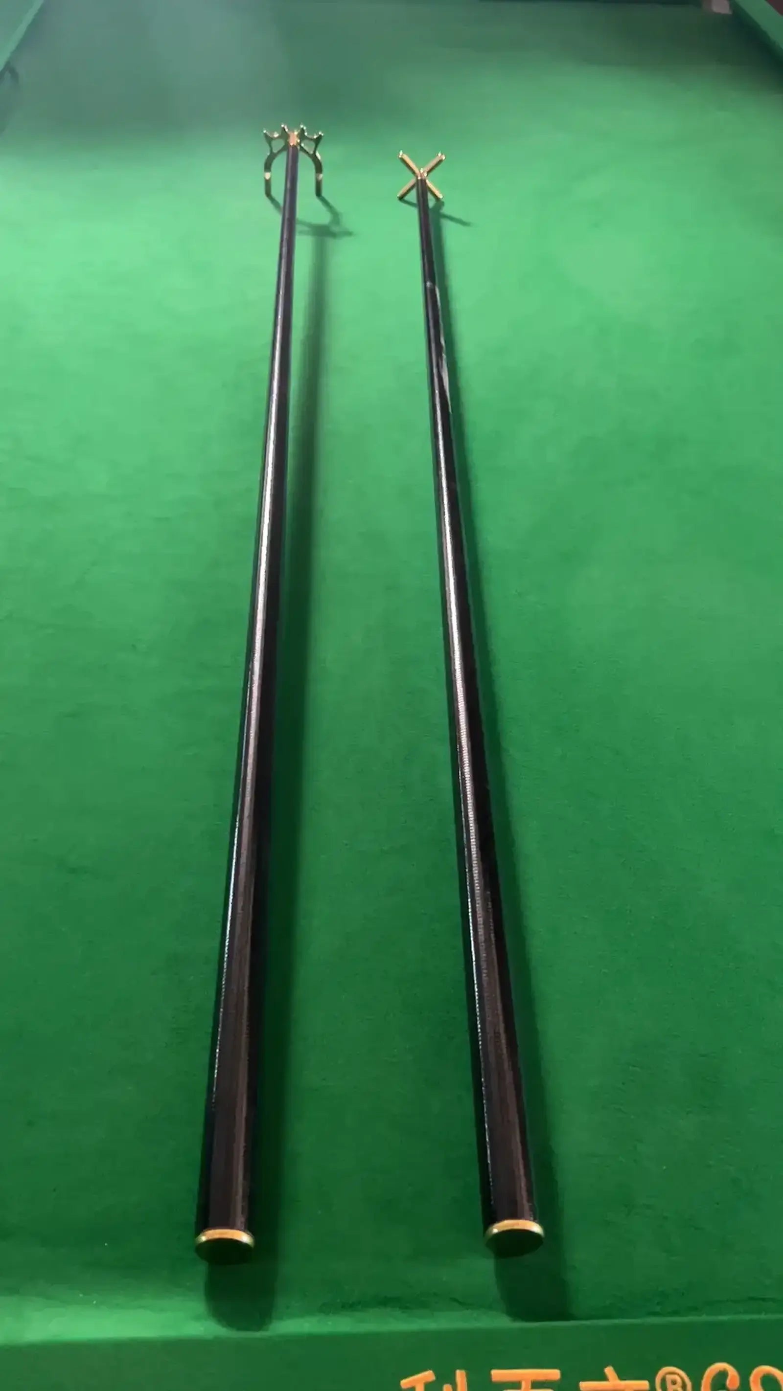 Carbon Bridge Cue +head04
